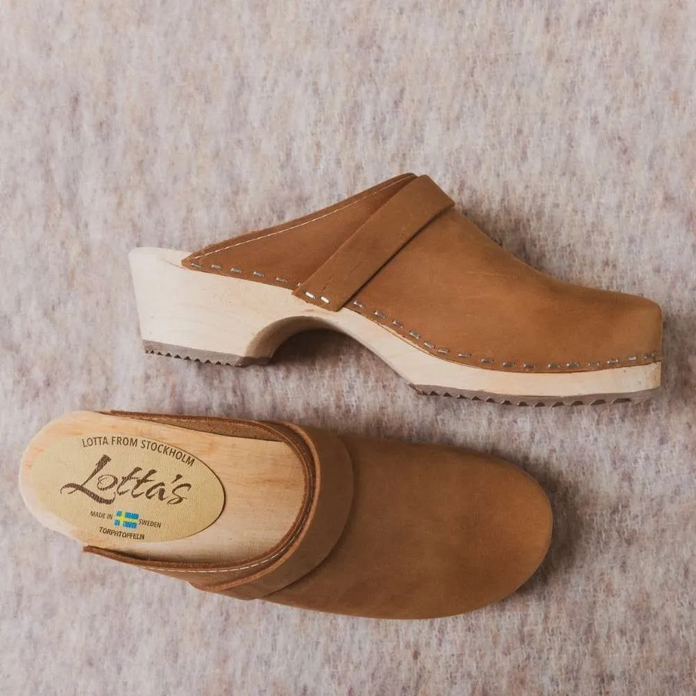 CLASSIC BROWN NUBUCK CLOGS