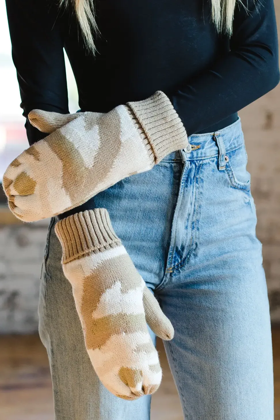 Neutral Camo Mittens