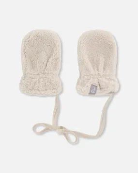 Newborn Sherpa Mittens No Thumbs Off White