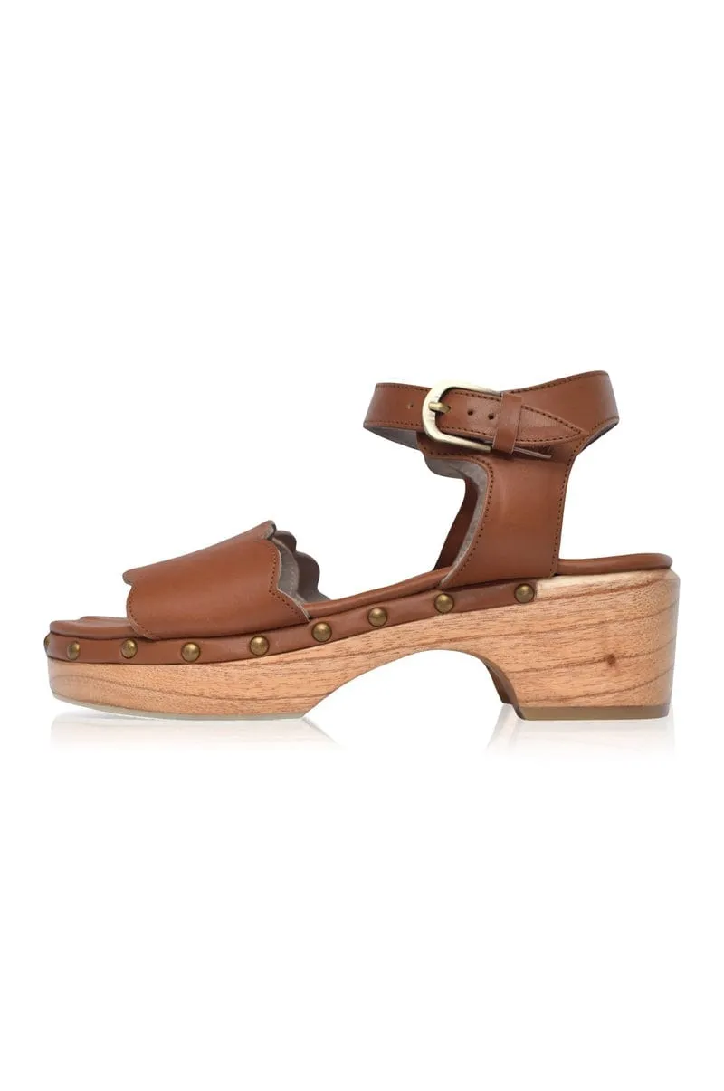 Santa Monica Clog Sandals in Black