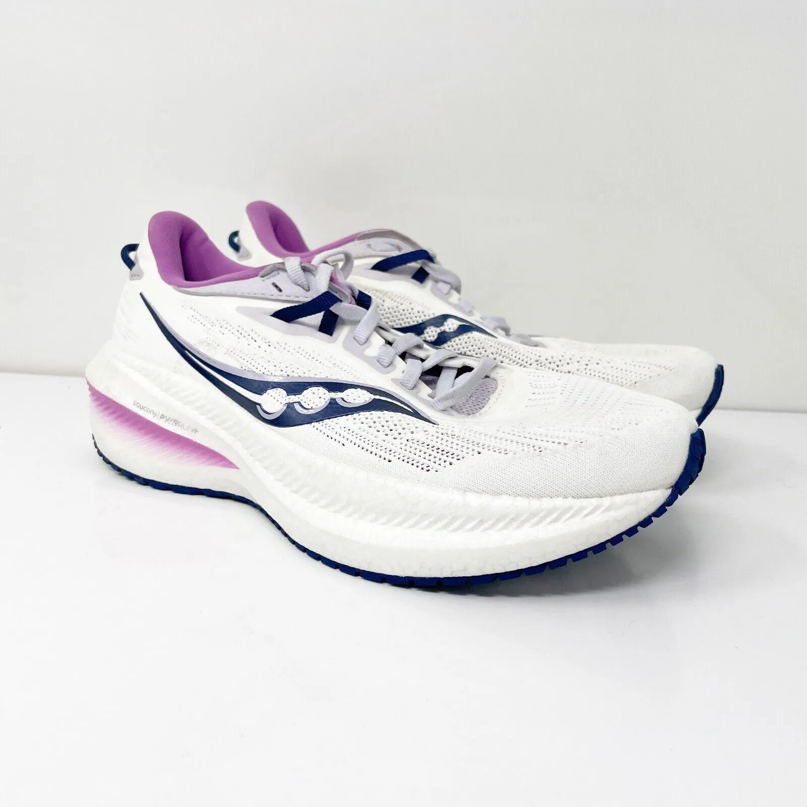 Saucony Womens Triumph 21 S10881-31 White Running Shoes Sneakers Size 8